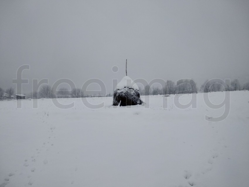 Temporada de invierno en los Cárpatos de Rumanía, Transilvania.